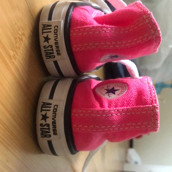 Pink high top converse - Picture 4 of 4